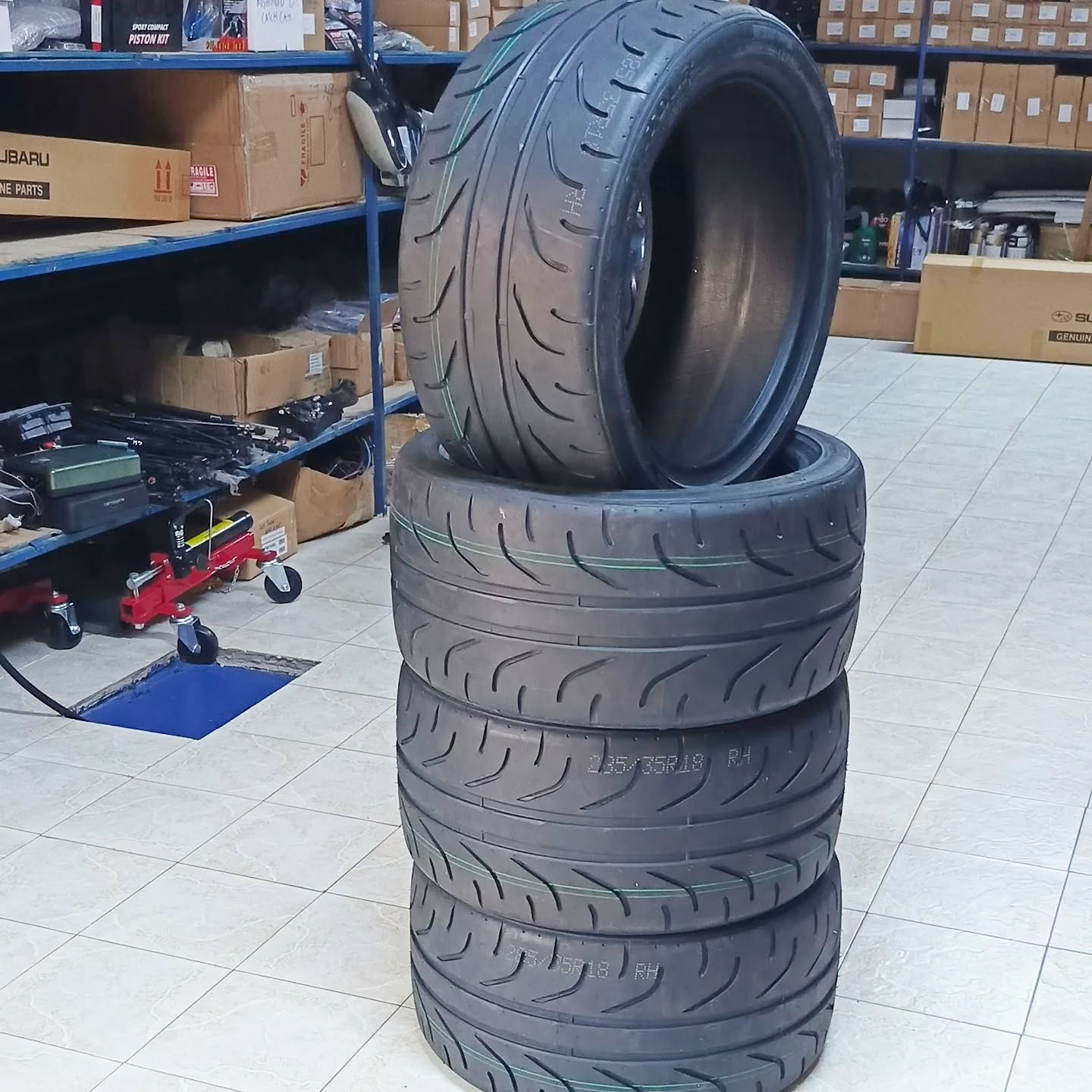 Vitour Tempesta Enzo V-01R